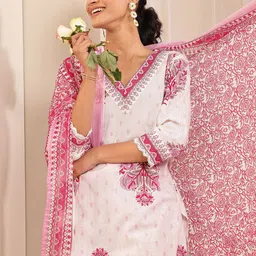 Libas Women Floral Printed Regular Kurta with Trousers & With Dupatta-2
