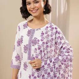 Libas Women Floral Printed Regular Kurta with Trousers & With Dupatta image 4