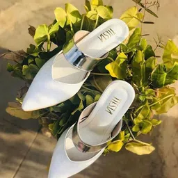 TIESTA Pointed Toe Kitten Heeled Pumps-13