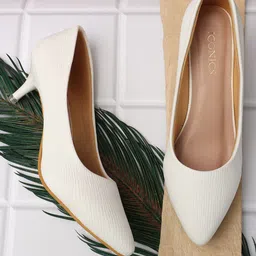 ICONICS Textured Pointed Toe Slim Pumps-32