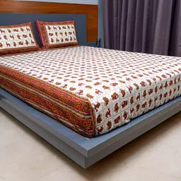 inizio Cream-Coloured & Maroon Printed Cotton 220 TC King Bedsheet With 2 Pillow Covers-9