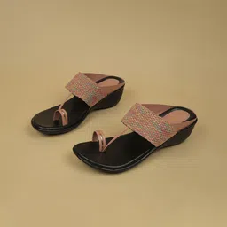 Ozuri Wedge with image 4