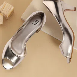 TWIN TOES Closed Back Block Peep Toes image 5