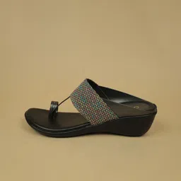 Ozuri Wedge with image 5