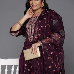 Women Silk Blend Kurta Pant Dupatta Set-image-62