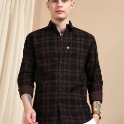 Men Regular Fit Checkered Cut Away Collar Casual Shirt-image-69