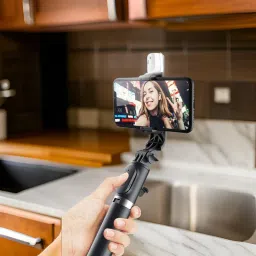 Clairbell EO7_R1S Bluetooth Selfie Sticks with Remote and Selfie Light Single Gimbal for Mobile-37