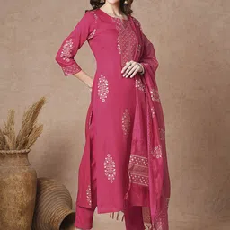 GoSriKi Women Floral Printed Regular Kurta with Trousers & With Dupatta-6