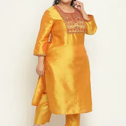 Sringam Plus Size Ethnic Motifs Yoke Design Regular Thread Work Kurta With Trousers image 4