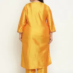 Sringam Plus Size Ethnic Motifs Yoke Design Regular Thread Work Kurta With Trousers image 5