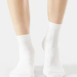 Jockey Men White Solid Ankle Length Socks-56