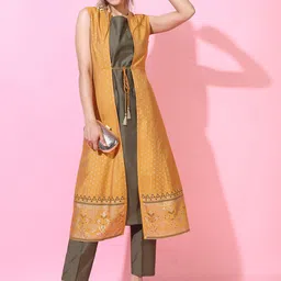 Vishudh Women Solid Kurta with Palazzo & Jacket-image-32