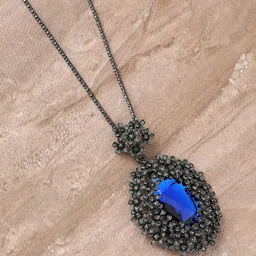 SOHI Silver-Plated Floral-Shaped Stone-Studded Pendant with Chain-30