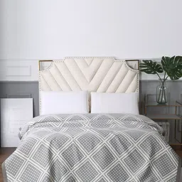 URBAN DREAM Grey & White Geometric AC Room 210 GSM Double Bed Dohar-16