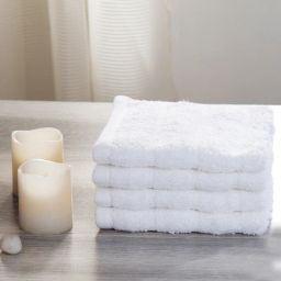 White Solid 550 GSM Cotton Face Towels (Set of 4) by Maspar-picture-13