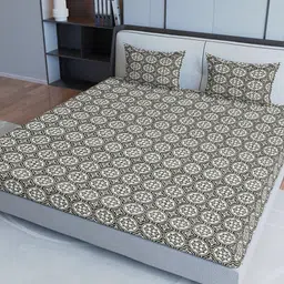 Sangria White & Grey Printed Pure Cotton 200 TC Queen Bedsheet With 2 Pillow Covers-picture-1