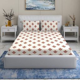 Quirky Home White & Red Printed Microfiber 180 TC Queen Bedsheet Set-1.82m x 1.98m-12