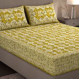 Varde Green & White Ethnic Motifs Cotton 210 TC King Bedsheet With 2 Pillow Covers-image-17