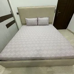 STUDIOHMK Taupe & White Printed Cotton 180 TC King Bedsheet With 2 Pillow Covers-image-54
