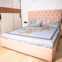 STUDIOHMK Blue & Brown Floral Cotton 300 TC King Bedsheet with 2 Pillow Covers-image-50