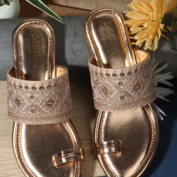 Women Women Sandal Comfortable Embellished One Toe for girls Wedges Sandal-image-2