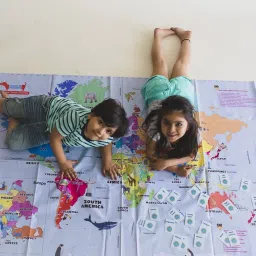 cocomoco kids Hop Around the World - Giant World Map Twister Game, Educational Toy for 3-12 year olds, multi color image 4