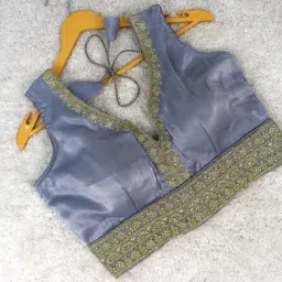 Sweetheart Neck Women Blouse-image-4