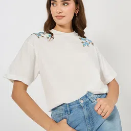 Styli Women Oversized Placement Embroidery Detail Cotton Roll Up Sleeves T-Shirt-image-43
