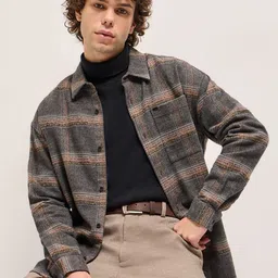 THE BEAR HOUSE Men Spread Collar Checked Cotton Relaxed Fit Casual Shirt-image-9