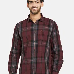 METTLE Checked Spread Collar Cotton Casual Shirt-image-26