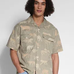 AMERICAN EAGLE OUTFITTERS Men Animal Graphic Printed Cotton Casual Shirt-image-32