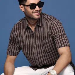 SHOWOFF Men Standard Slim Fit Opaque Striped Casual Shirt-picture-7