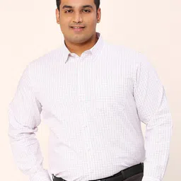 Sztori Plus Size Relaxed Opaque Checked Cotton Formal Shirt-image-94