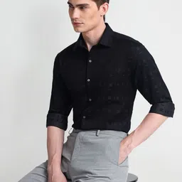 Arrow Abstract Printed Cotton Formal Shirt-image-56