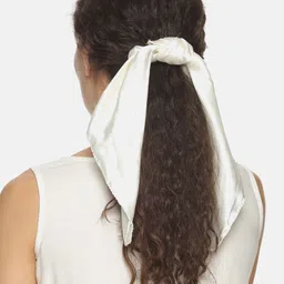 ONE on ONE Set of 2 Ponytail Holders image 2