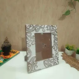 White & Gold Mango Wood Table Photoframe by Disoo Fashions-picture-38