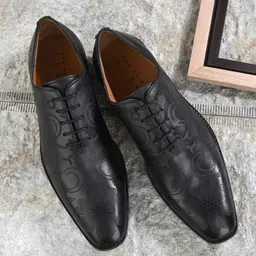 San Frissco Men Textured Leather Formal Oxfords-image-44