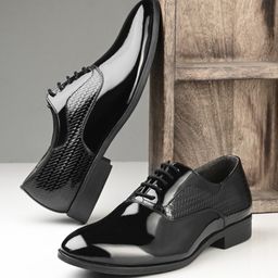 House of Pataudi Men Textured Formal Oxfords-image-2