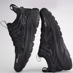 Atom Men Textured Ultra Flight Running Shoes image 2