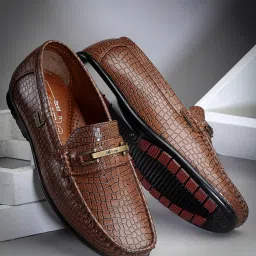 Lightweight | Comfortable | Trendy | Daily Wear | Synthetic Leather Loafers For Men-image-69