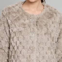 BROOWL Self Design Open Front Woollen Crop Shrug image 3