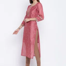 Vbuyz Women Mauve Embroidered Straight Kurta image 4