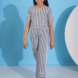 NEUDIS Girls Striped Pure Cotton Night suit-picture-29