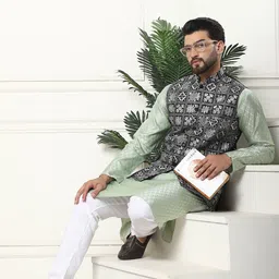 SOJANYA Men Regular Thread Work Kurta with Churidar image 2