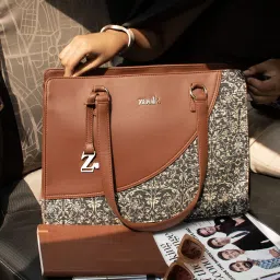 Women Black Tote-19