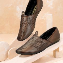 Ethnic Vogue: The Perfect Blend of Style and Tradition Mojaris For Men-picture-11
