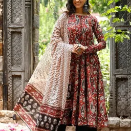 Women Viscose Rayon Kurta Pant Dupatta Set-image-19