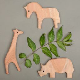Wild Safari Neem Wood Teether Set – Giraffe, Rhino & Horse by Rattle-picture-5