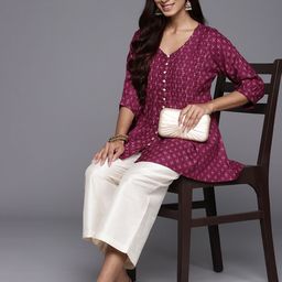 Libas Magenta & Beige Geometric Printed V-Neck Pleated Kurti-46
