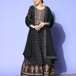 SheWill Women Ethnic Motifs Viscose Rayon Print Parade Kurta Set-picture-17